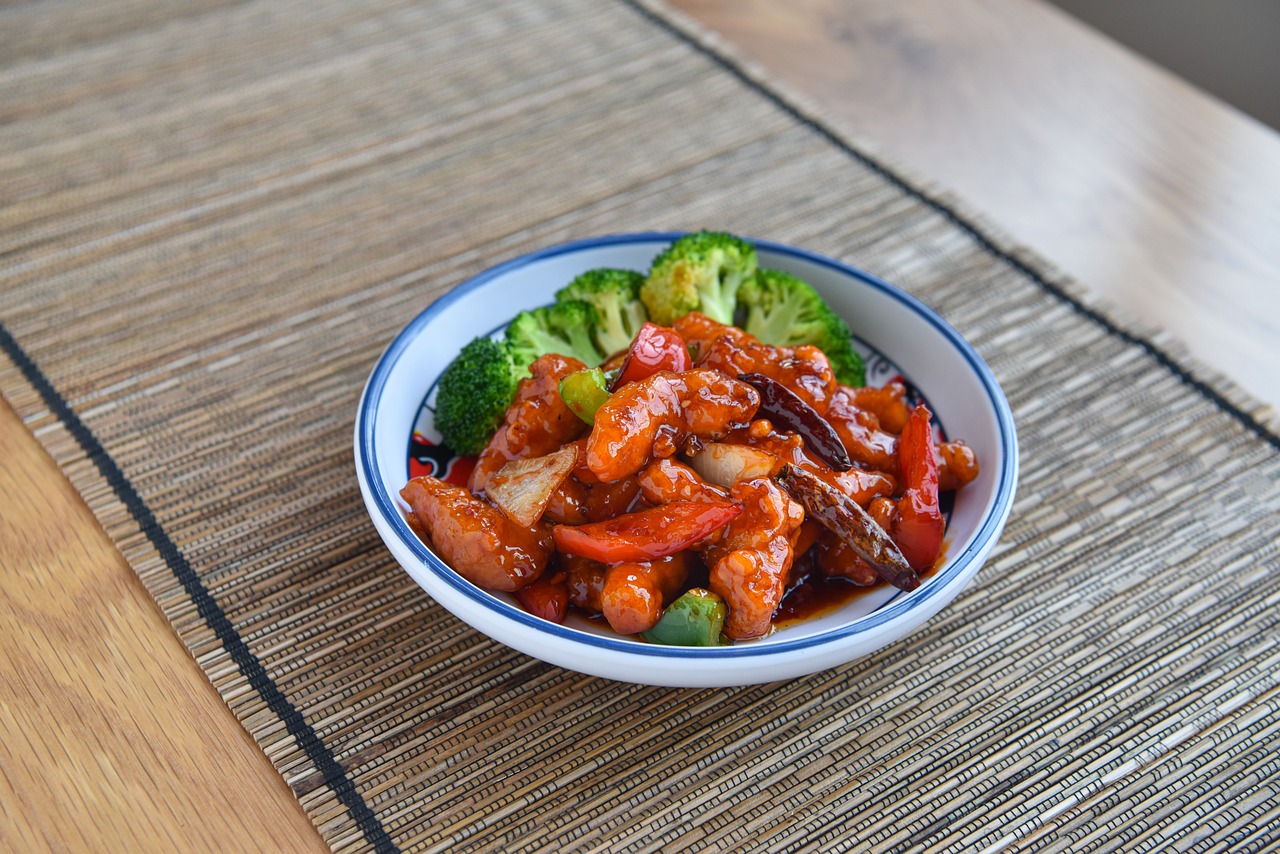 General Tso's Chicken: Sweet and Spicy Chinese Chicken Dish