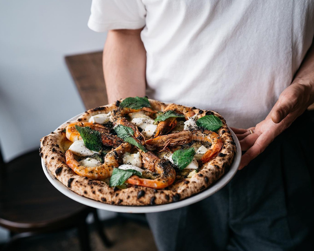 Pizza de Camarones y Pesto: Frescura y Sabor Intenso