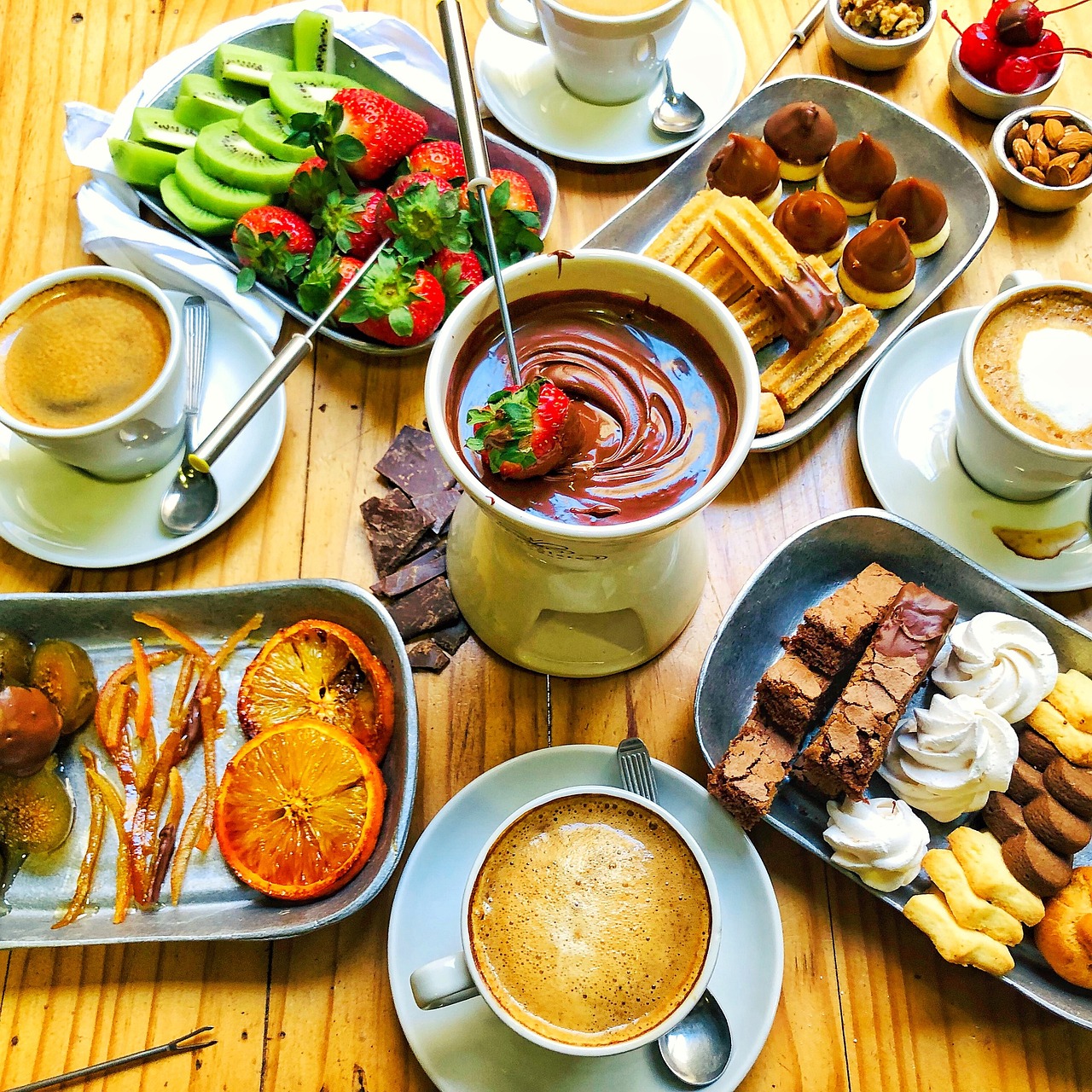 Dekadente Schokoladenfondue: Tauchen Sie ein in den Reichtum