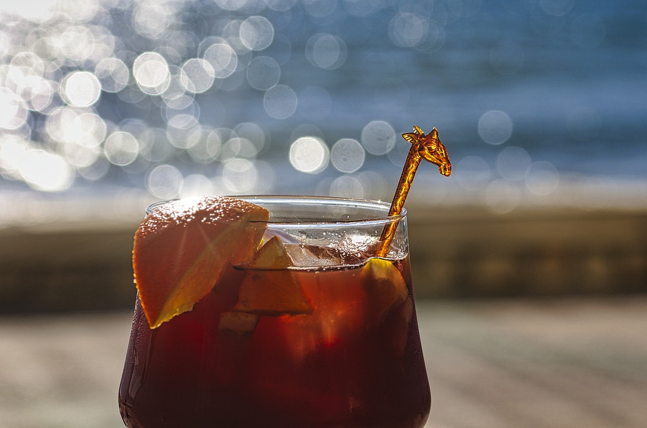 Sangria e Tinto de Verano: Bebidas Refrescantes e Tradicionais da Espanha