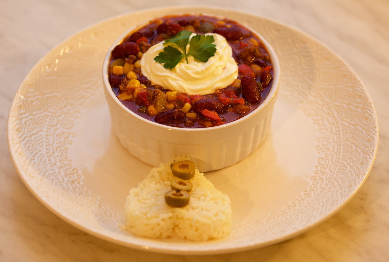 American Chili con Carne: Spicy and Meaty Mexican-style Chili