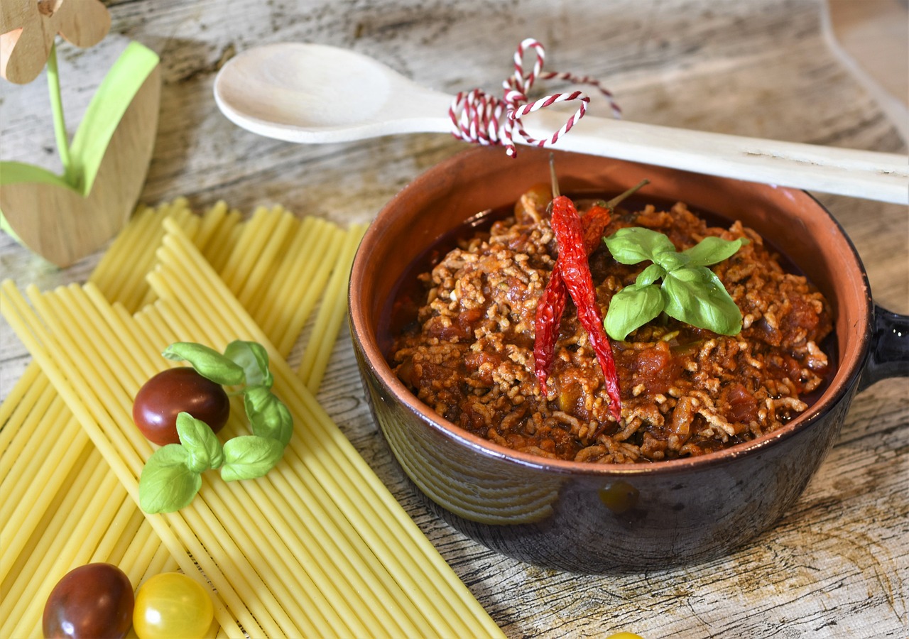 A Arte do Molho à Bolonhesa: Receitas de Molho à Bolonhesa e Pratos de Carne