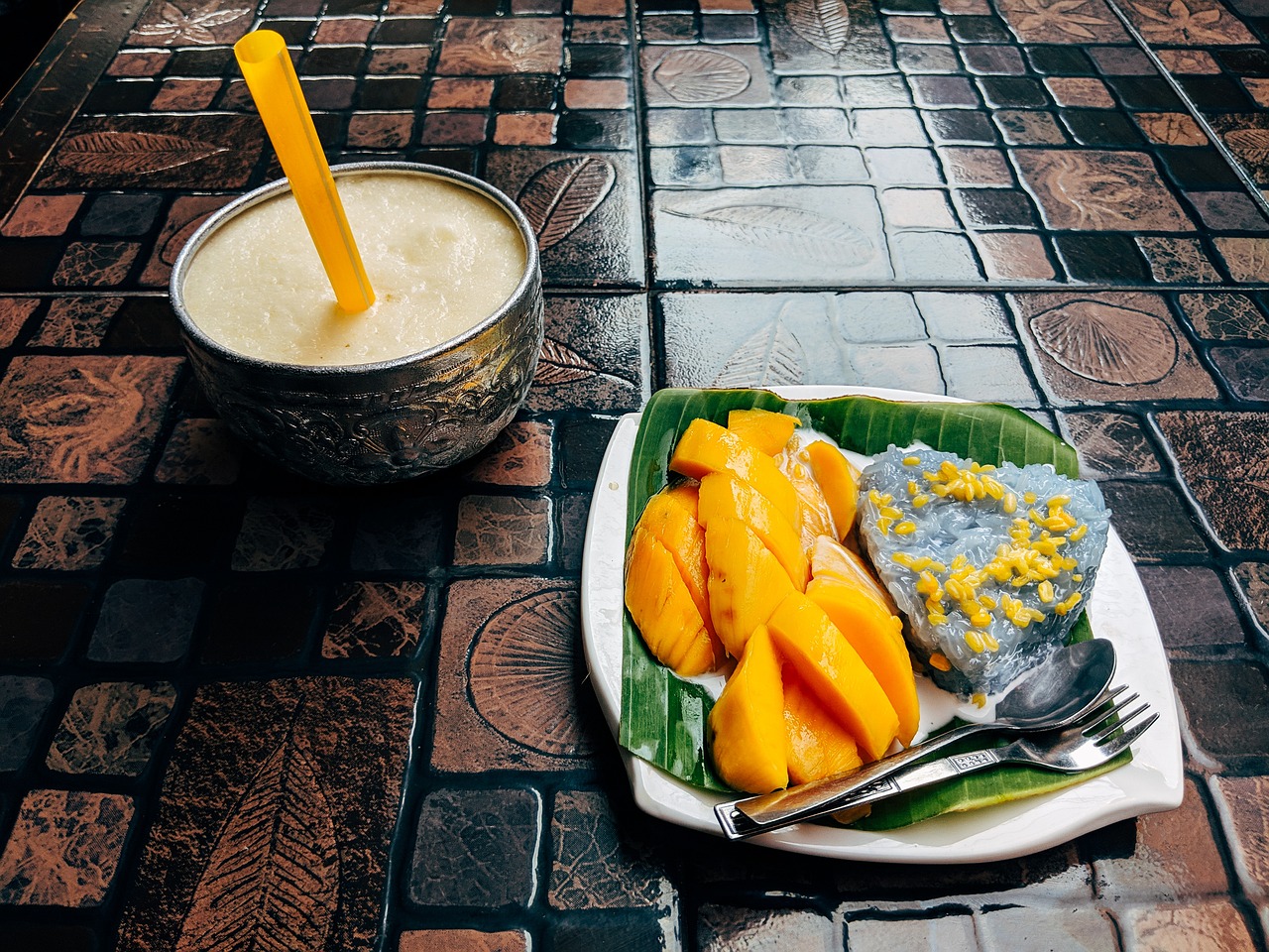 Tayland Mango Sticky Rice Tarifi: Mangolu ve Tatlı