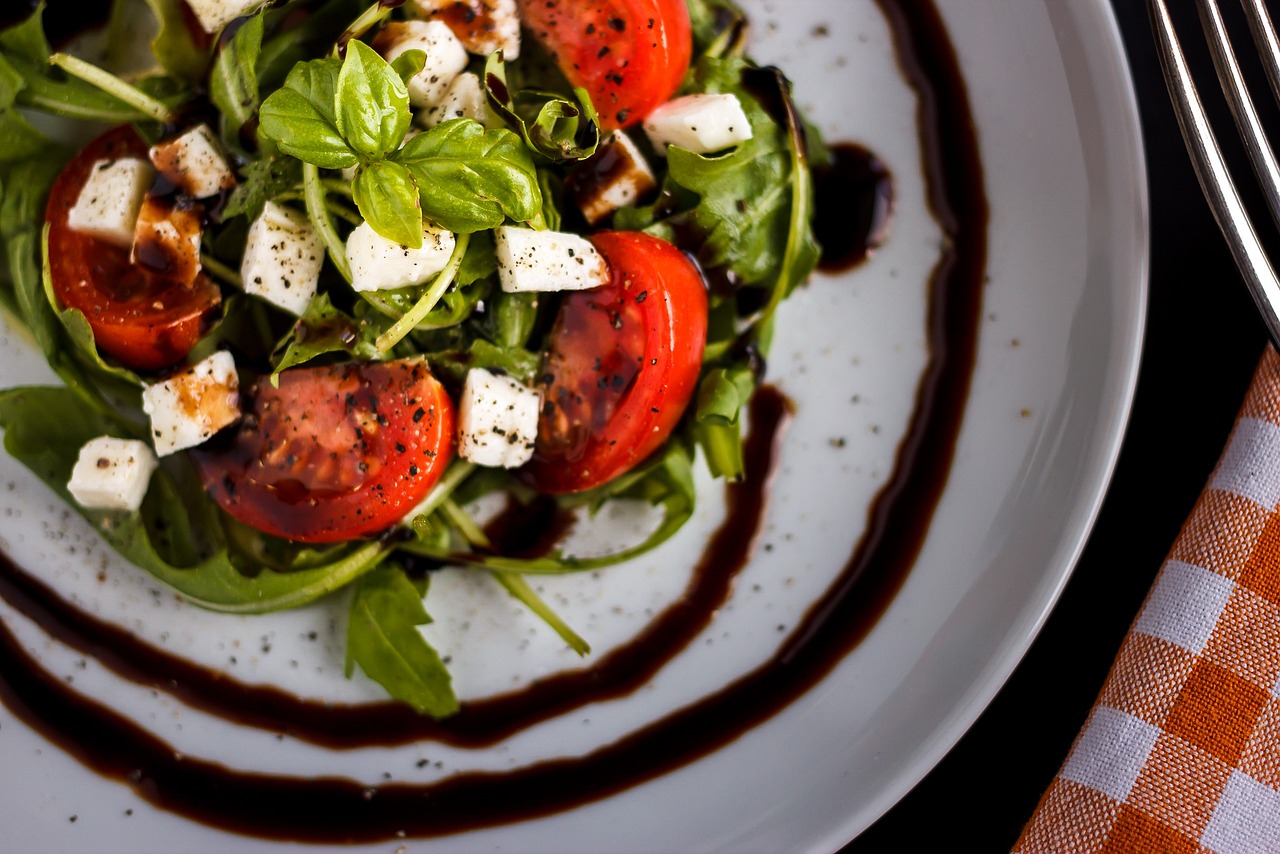 Ensaladas Griegas y Verduras de Temporada: Recetas de Ensaladas Frescas, Coloridas y Deliciosas