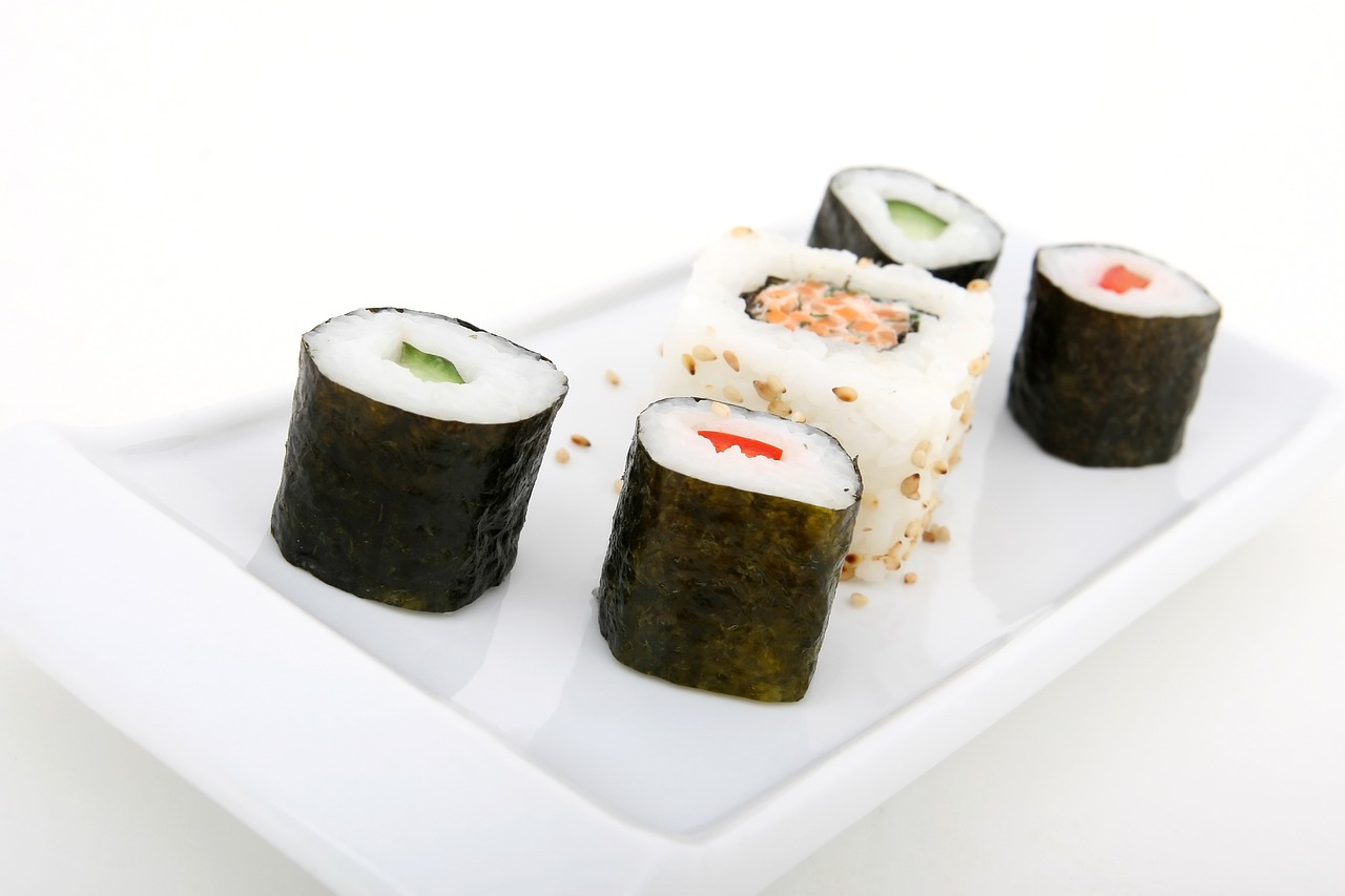 Receta de sushi rolls de mariscos japonesa