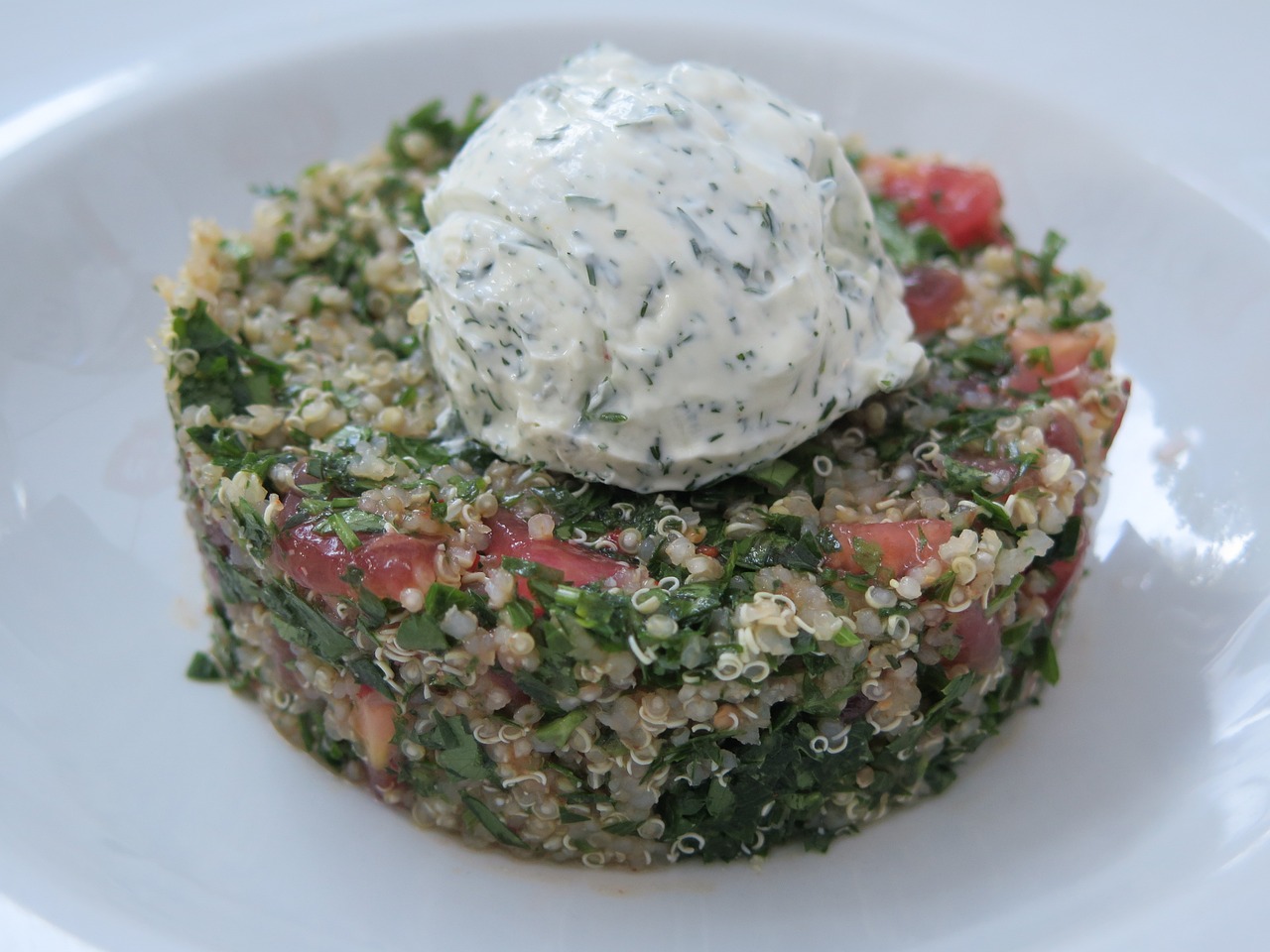 Ensalada de Quinoa y Aguacate: Nutrición y Sabor