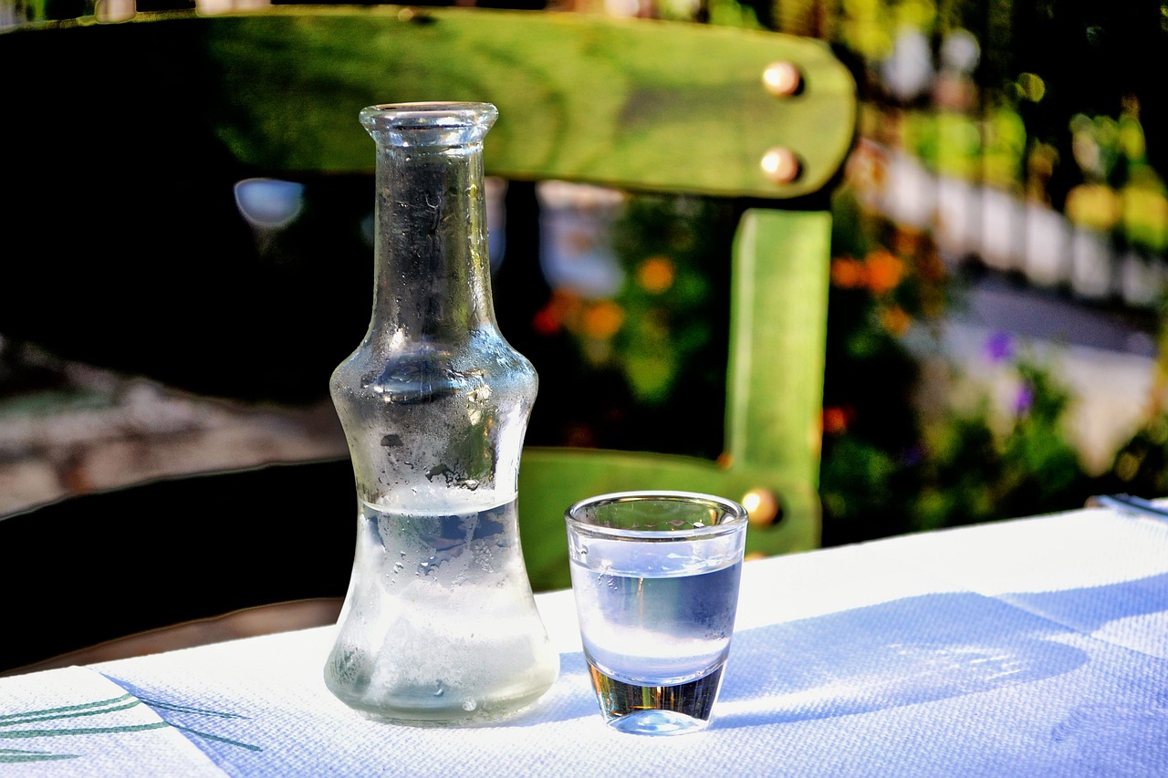 Aventura Ouzo: Liqueur Tradicional Griega y Aperitivos