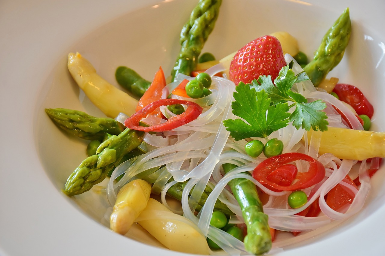 Perfect for Picnics: Colorful and Light Pasta Salad Recipe