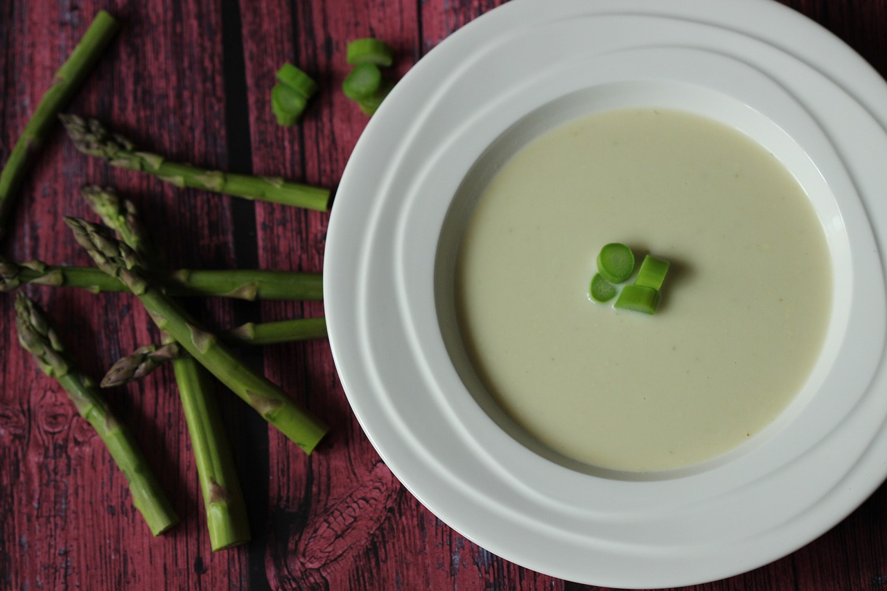 Key Ingredients in Soupe aux Pois Anglaise