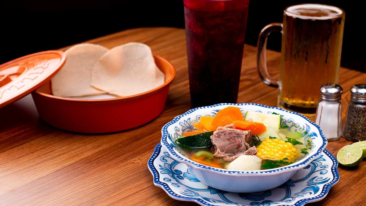 Pozole Rezept: Leckere Hühner-Maissuppe aus Mexiko