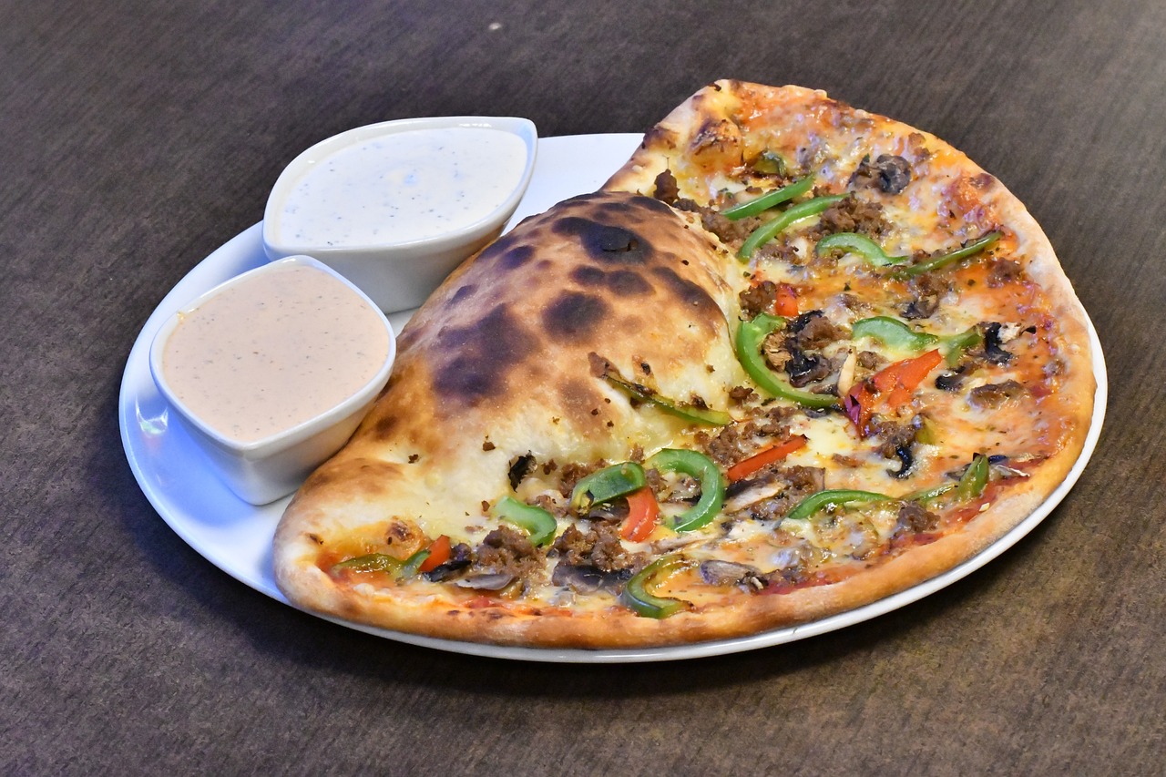 Pizza Calzone: Deliciosa Masa Rellena