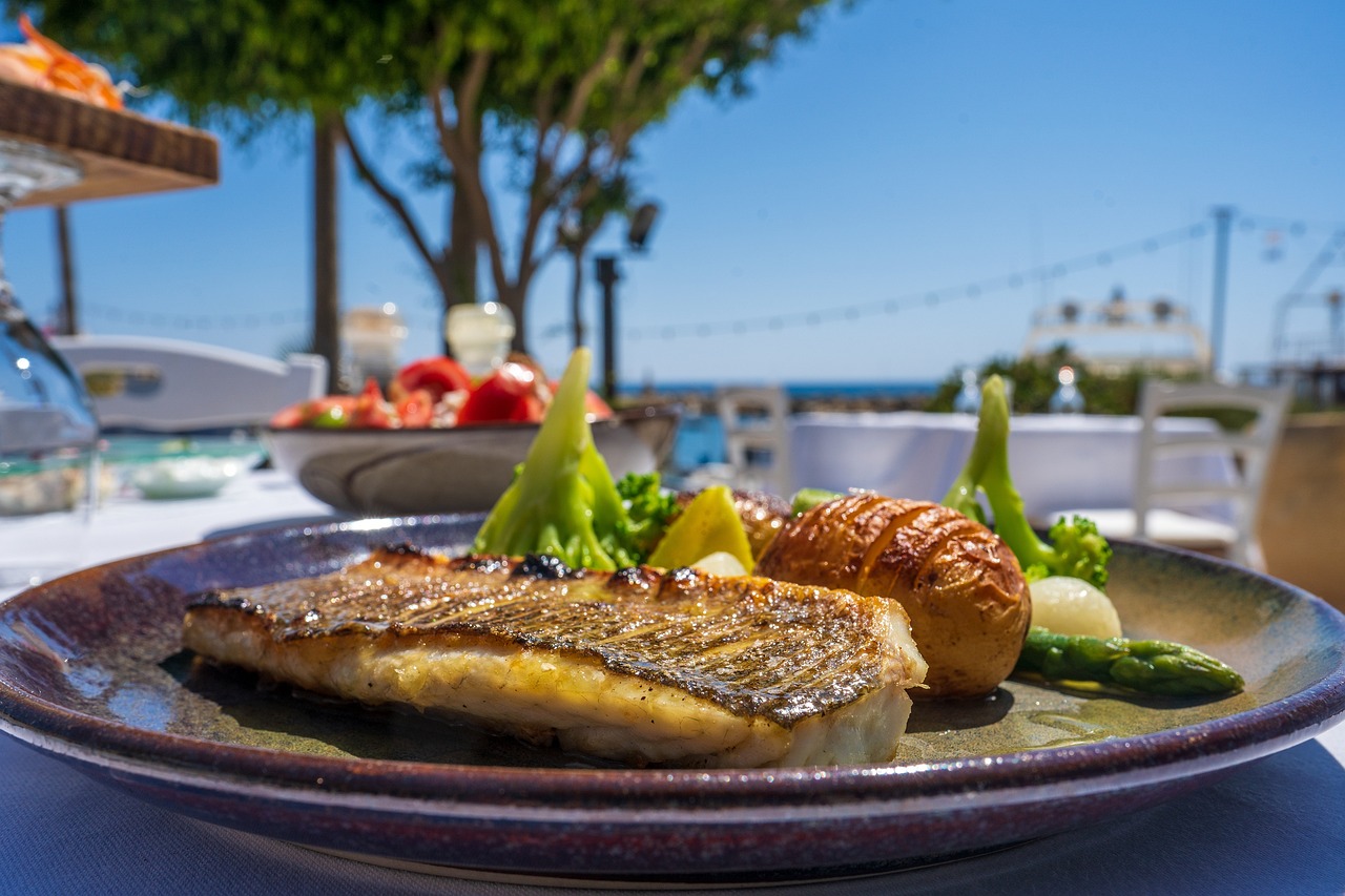 Sabores del Mar Egeo: Productos del Mar y Platos de Pescado Griegos