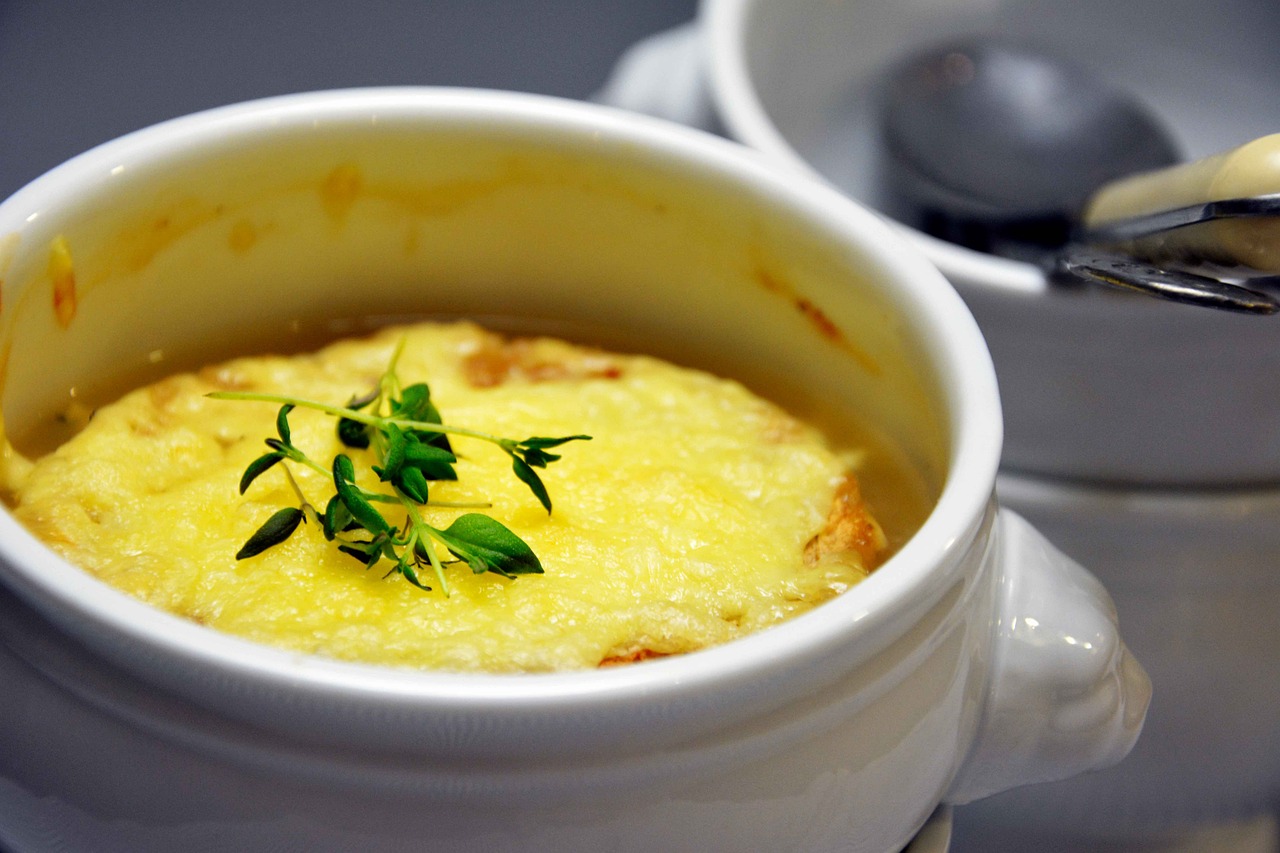 Fransız Soğan Çorbası (Soupe à l'oignon)