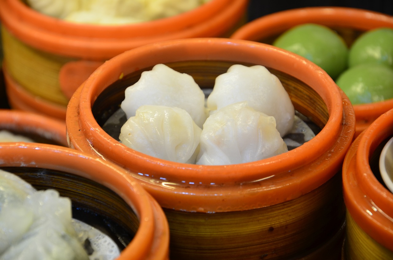 Serving and Enjoying Steamed Dumplings