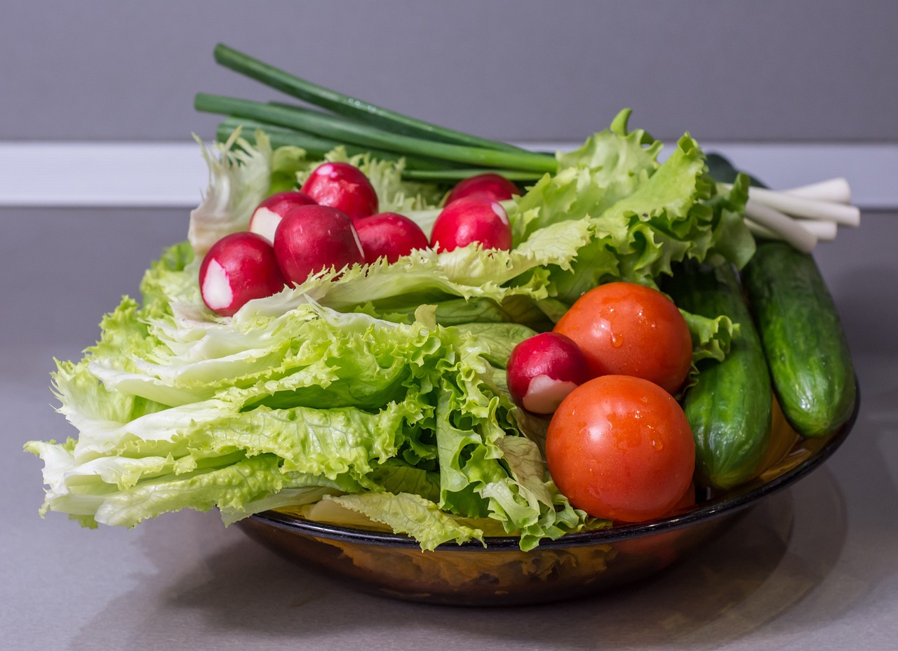 Salade Waldorf aux Pommes et Noix : Douceur et Croquant