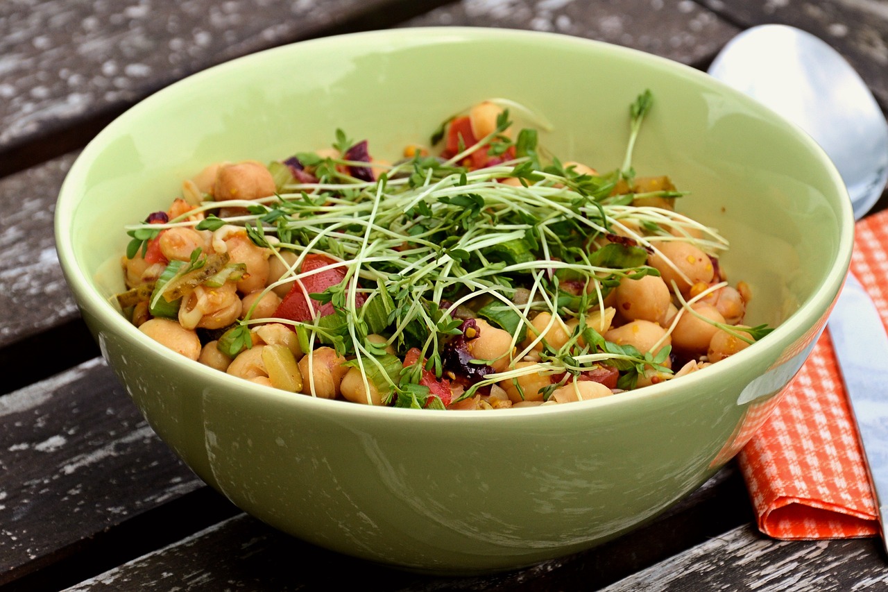 Ensalada de Garbanzos: Sabor y Nutrición en un Plato