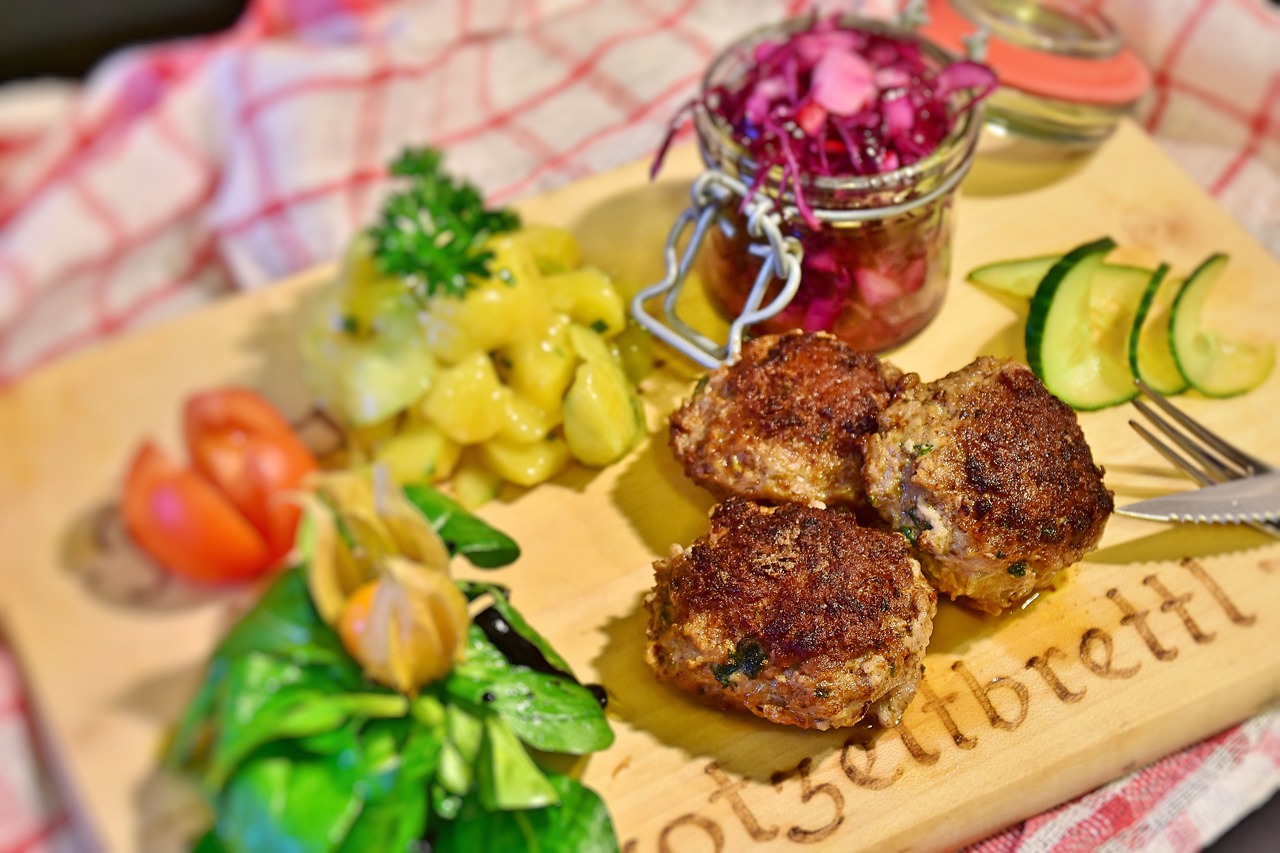 Salade de Chou Rouge aux Pommes et Noix : Couleurs et Croquant