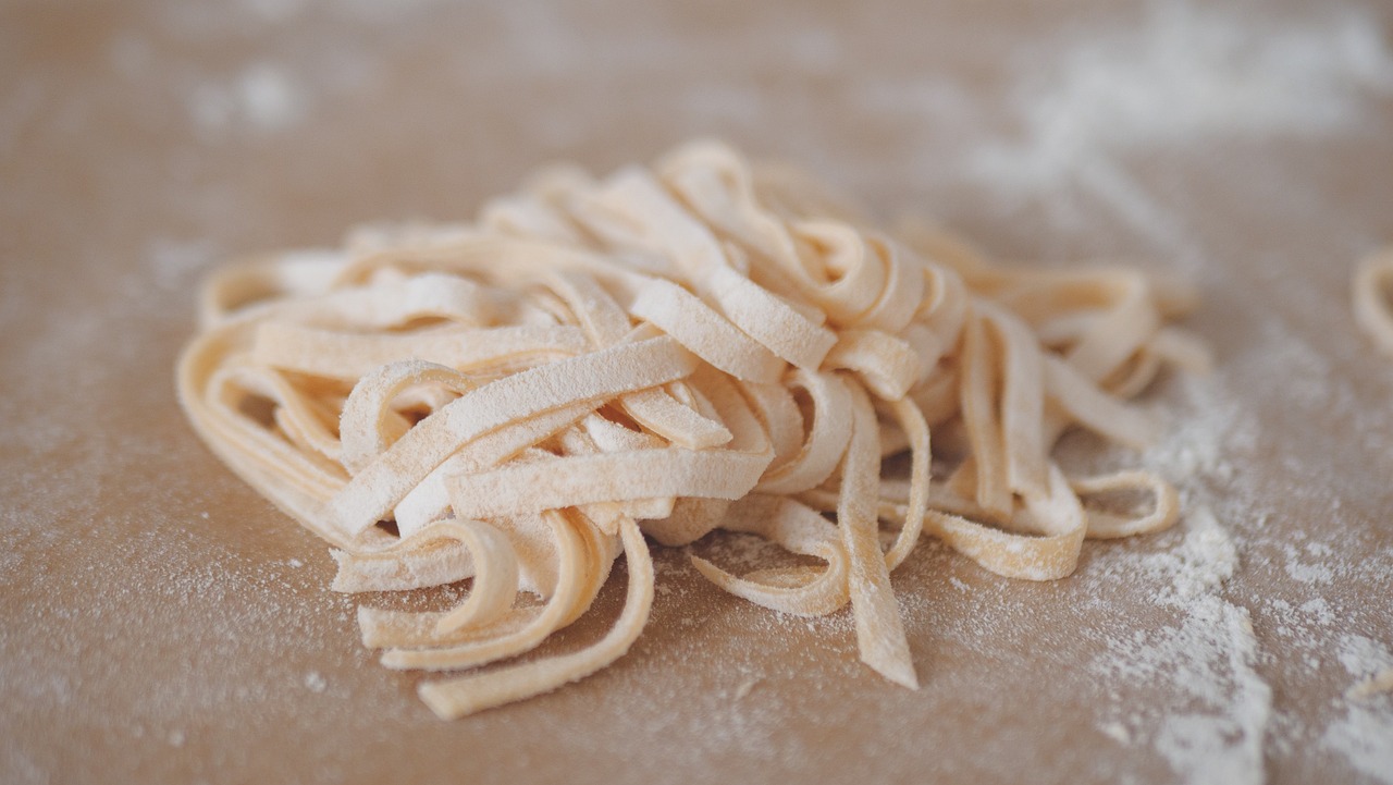 Homemade Pasta: Step-by-Step Guide and Recipes