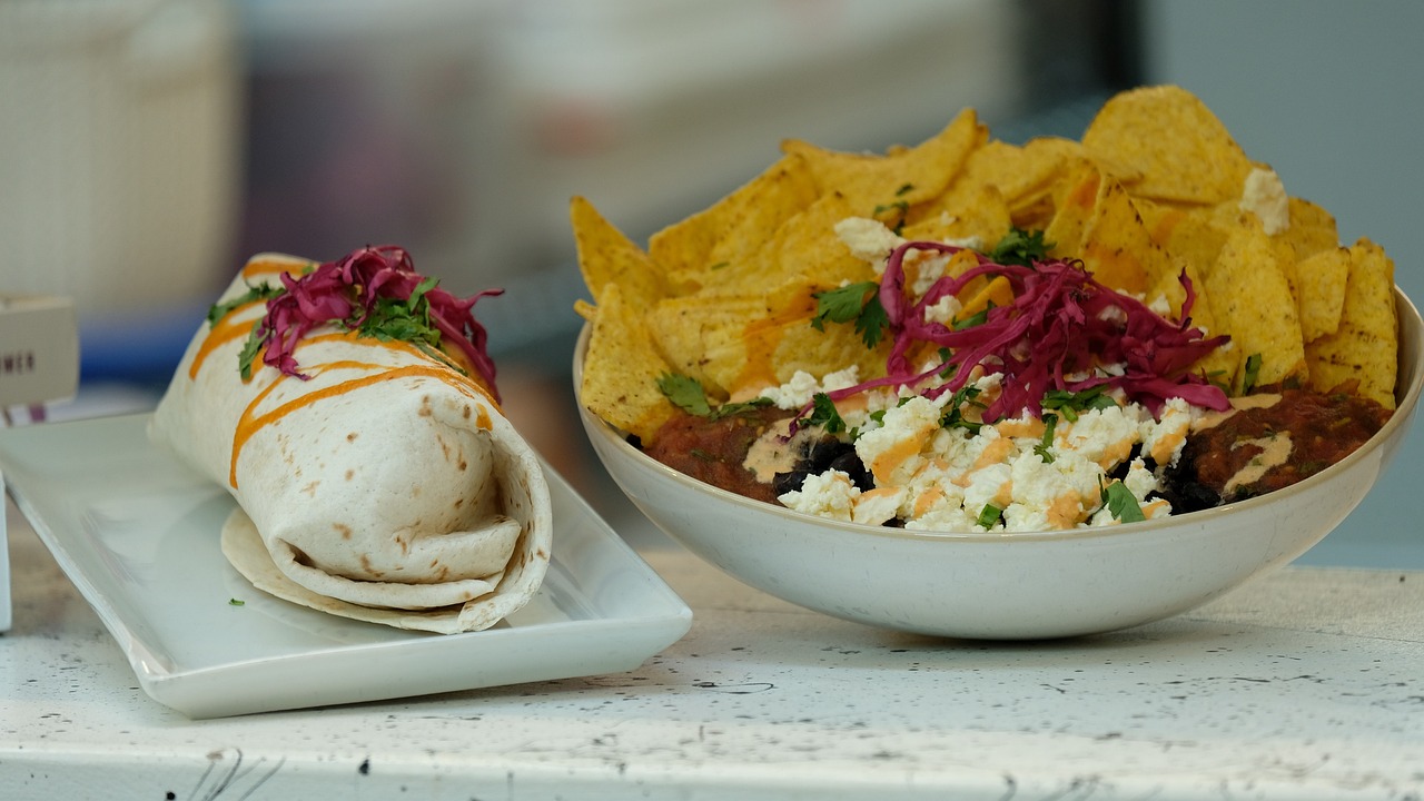 Meksika Usulü Siyah Fasulyeli ve Peynirli Taco Tarifi