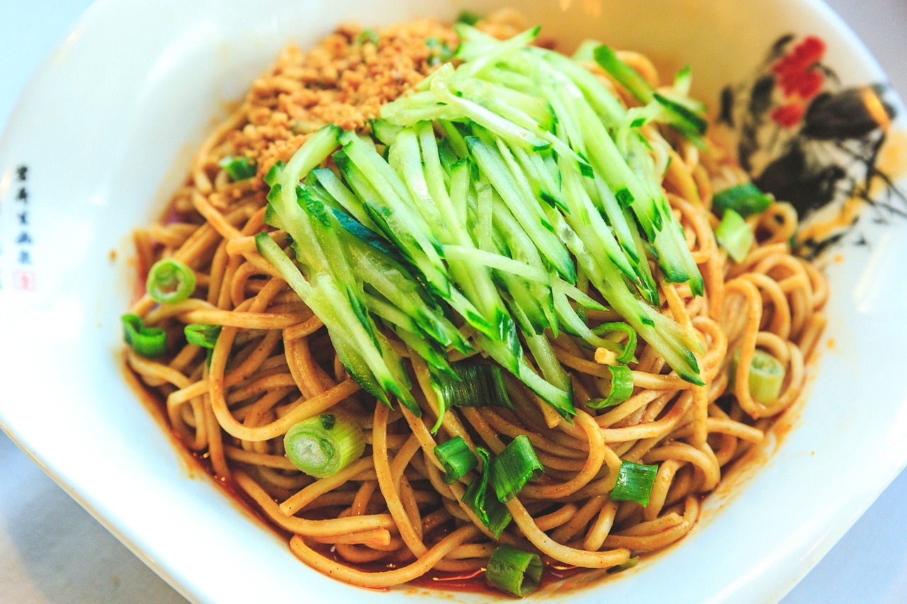 Dan Dan Noodles: Spicy Chinese Noodles with Ground Pork and Peanuts