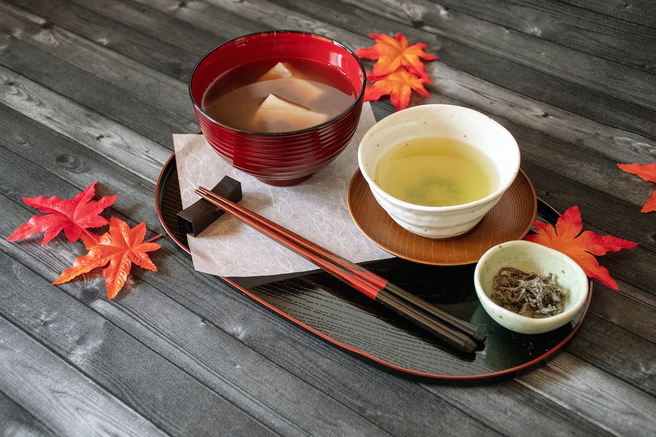 Japanese Matcha Roll Cake: Green Tea Infused Perfection