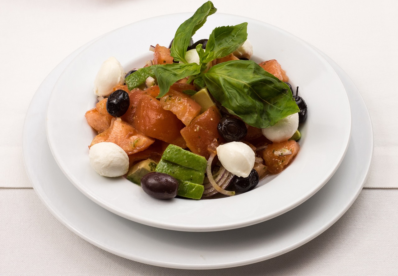 Caprese Salad with Balsamic Glaze: Taste of Italy