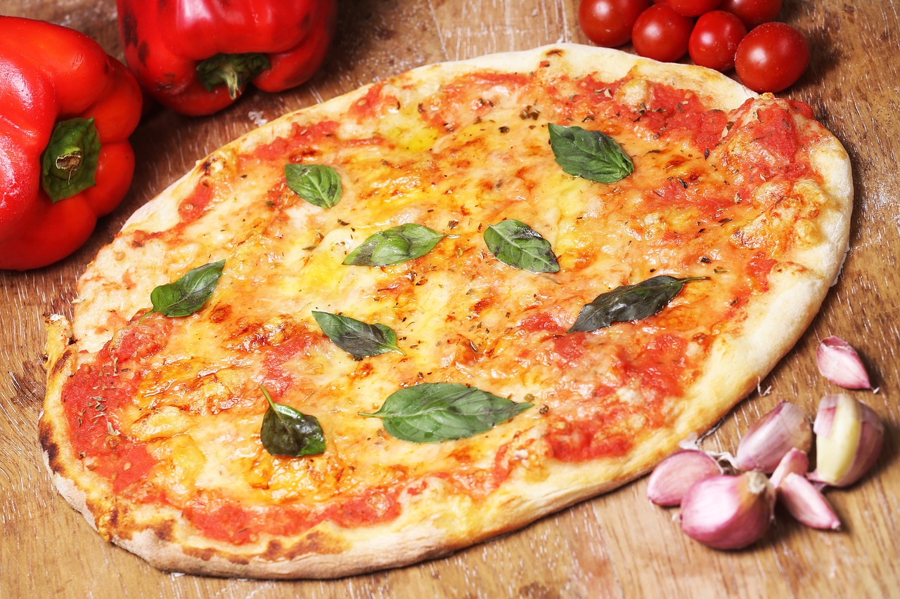 İtalyan Usulü Pizza Burger: İki Favoriyi Birleştirin