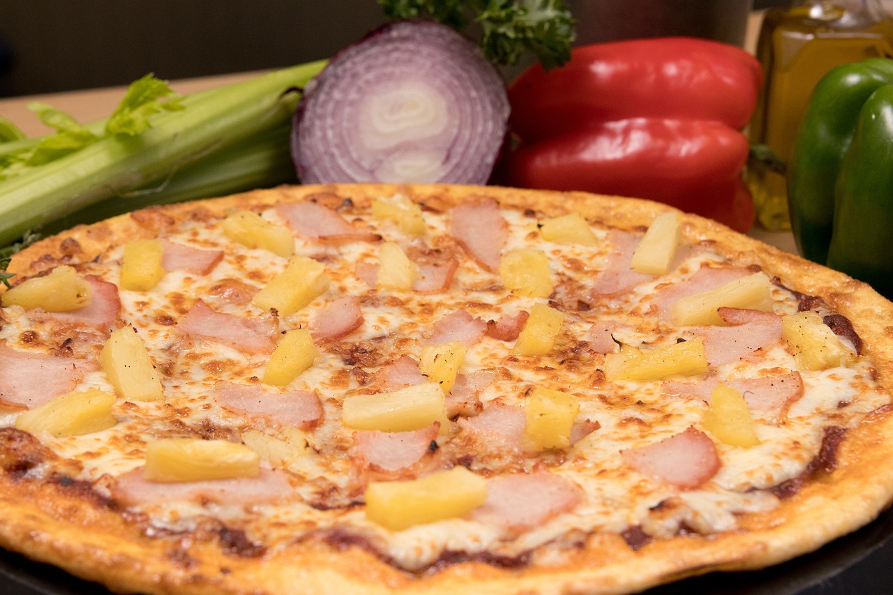 Tropikal Lezzetler: Ananas ve Jambonlu Hawaii Pizza Tarifi