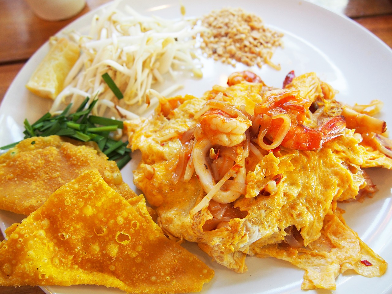 Receta de pad thai de mariscos tailandesa