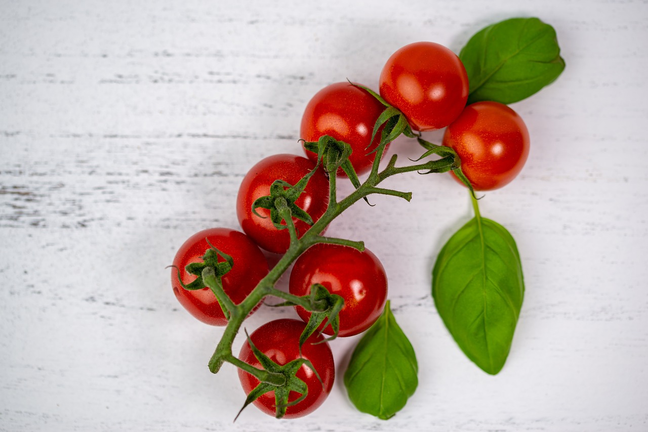 Pizza Capresse: Tomate, Mozzarella y Albahaca