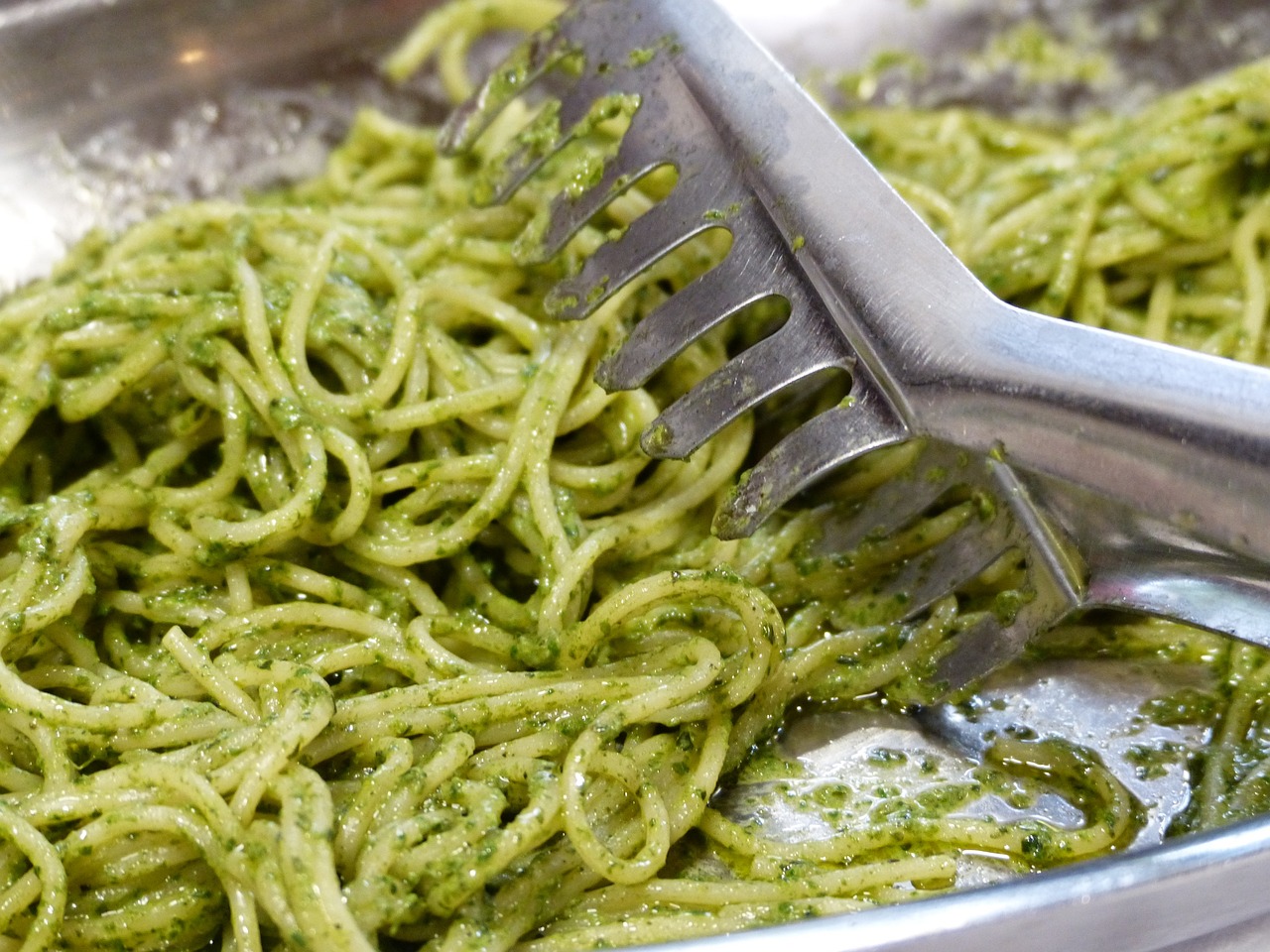 Pasta con Pesto de Rúcula y Nueces: Frescura y Textura