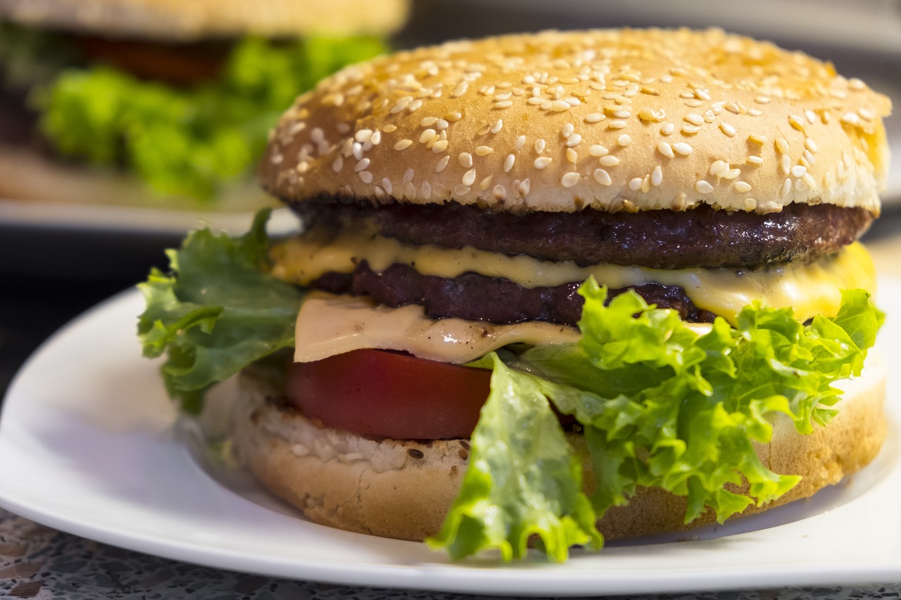Mavi Peynirli Burger: Lezzetin İncelikleri
