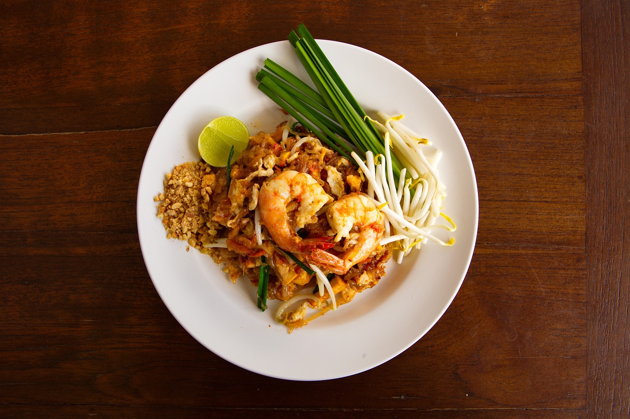 Receta de pad thai de mariscos tailandesa