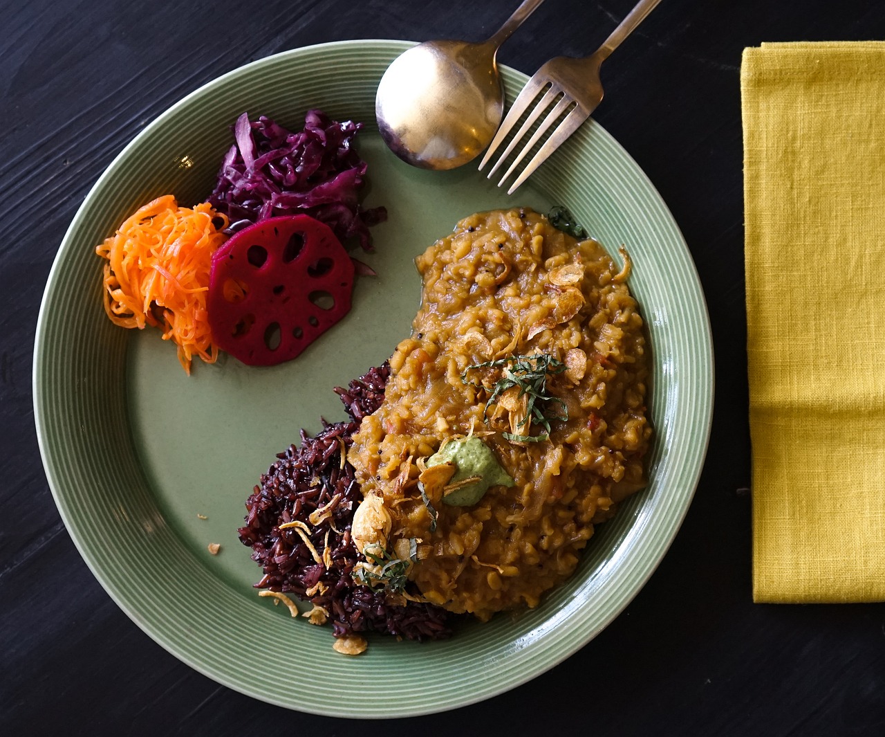 Crispy Mushroom Burger: A Great Option for Those Looking for Vegan Alternatives