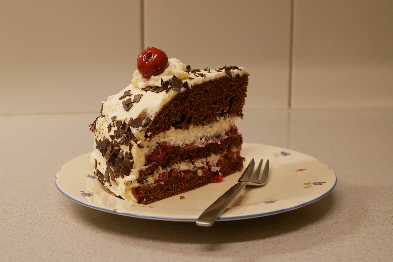 Deutscher Schwarzwälder Kuchen: Schichten von schokoladigem Genuss